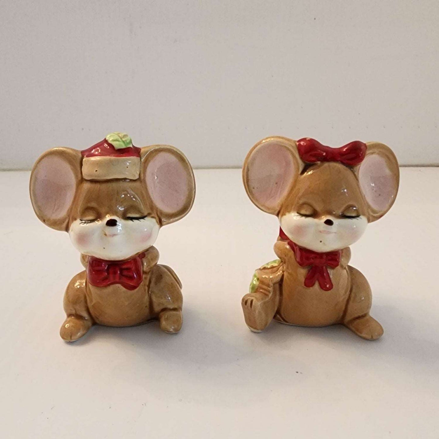 Vintage Christmas Mice Salt & Pepper Shaker Set