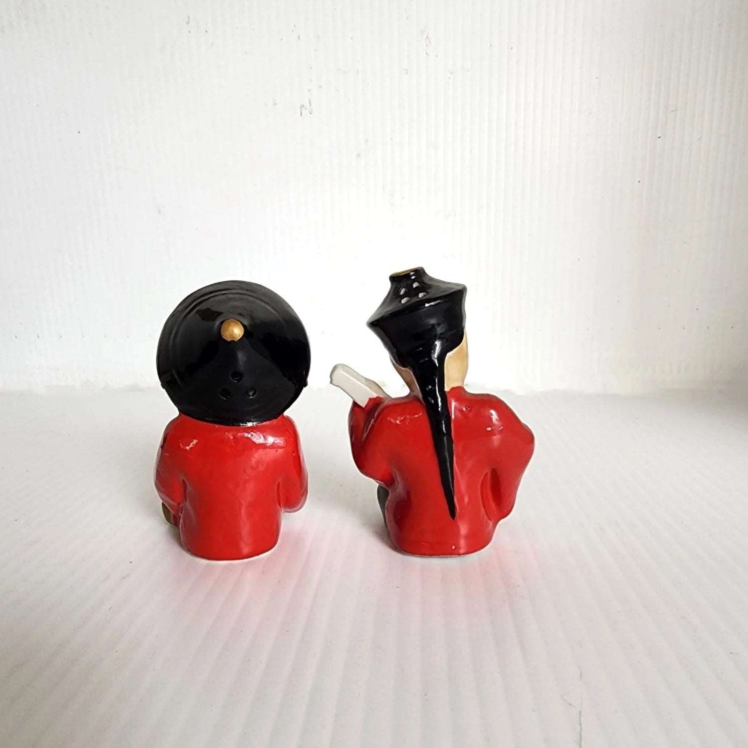 Sitting Asian Couple Vintage Salt & Pepper Shaker Set - Mulberry Lane Inspirations Asian Salt & Pepper Shakers