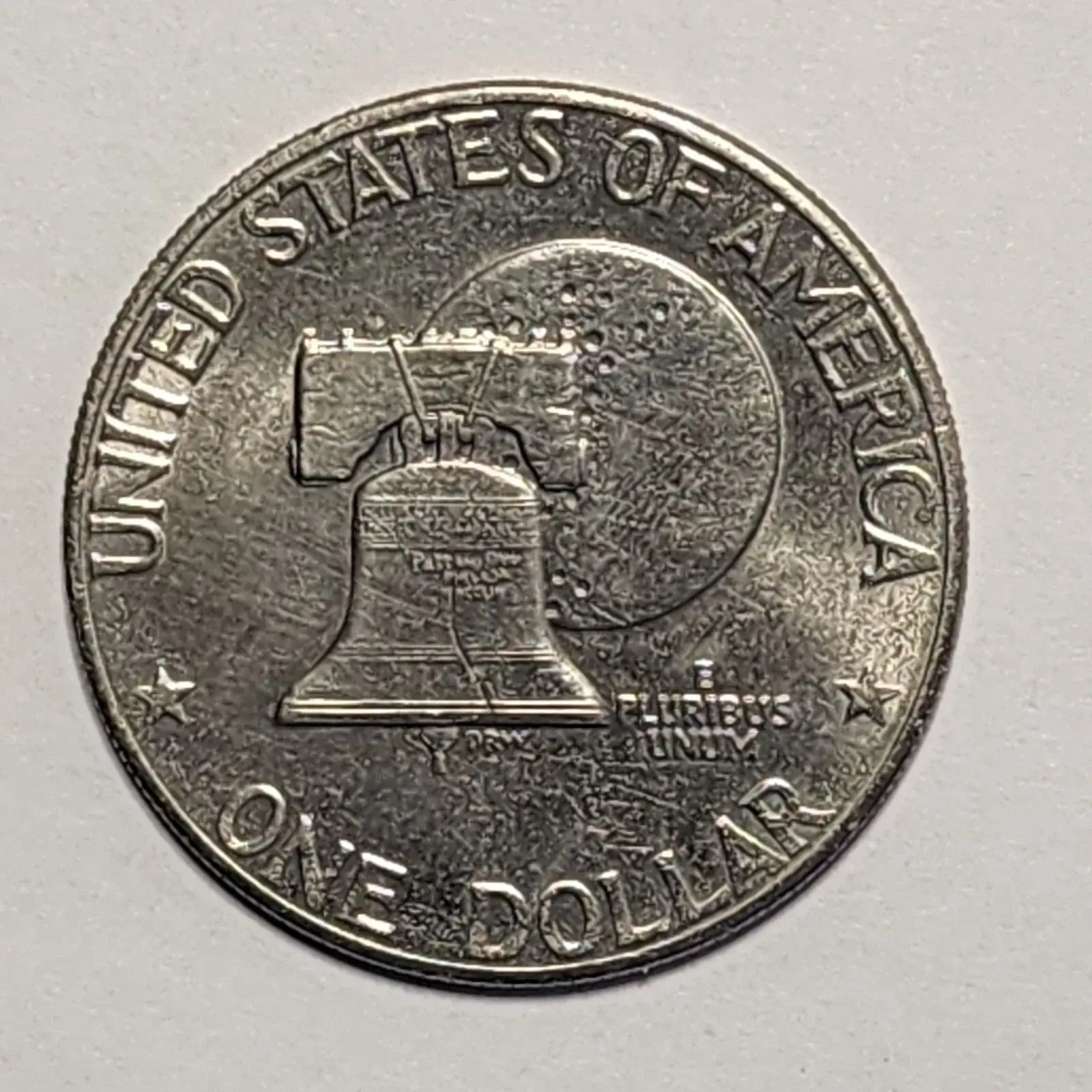 US Bicentennial Coin 1776 - 1976 Eisenhower Liberty Bell Moon Dollar - No Mint Mark - American history US Currency