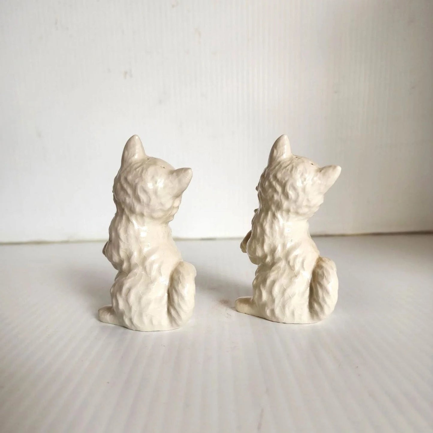 White Kitty Vintage Salt and Pepper Shaker Set - Mulberry Lane Inspirations Ceramic Salt & Pepper Shakers