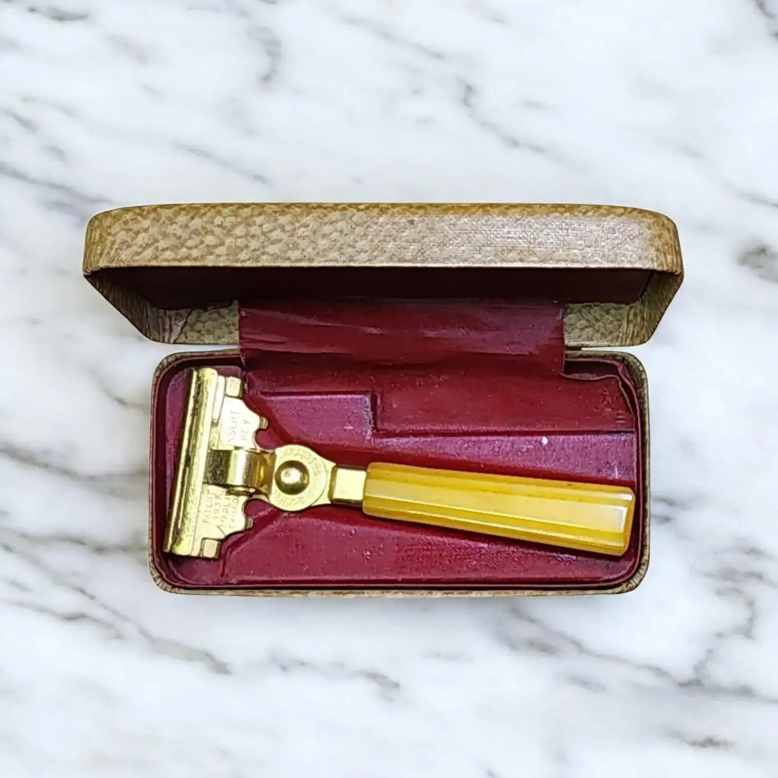 Vintage 1937 SCHICK Injector Single Edge Safety Razor with Case - Mulberry Lane 1930s Shaving Gear Shaving Tool